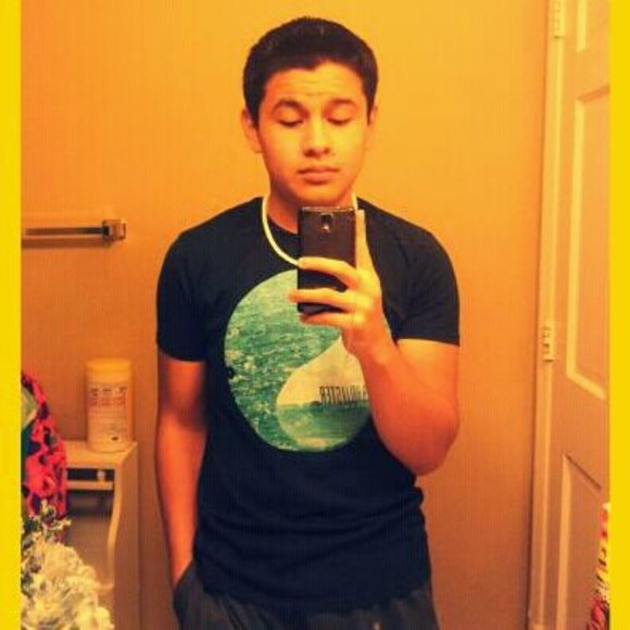 Meet your Posher, Jiovanni - Picture 1 of 1